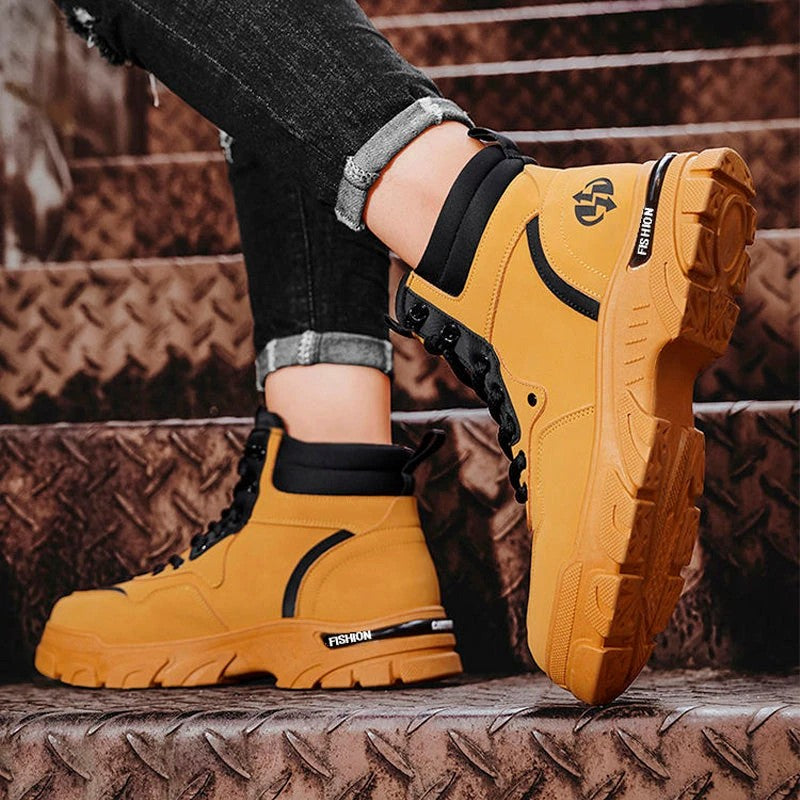 Bota Masculina Vallor em Couro Legítimo Ortopédica e Sola Antiderrapante +BRINDES: Relógio, Carteira e Óculos de Sol